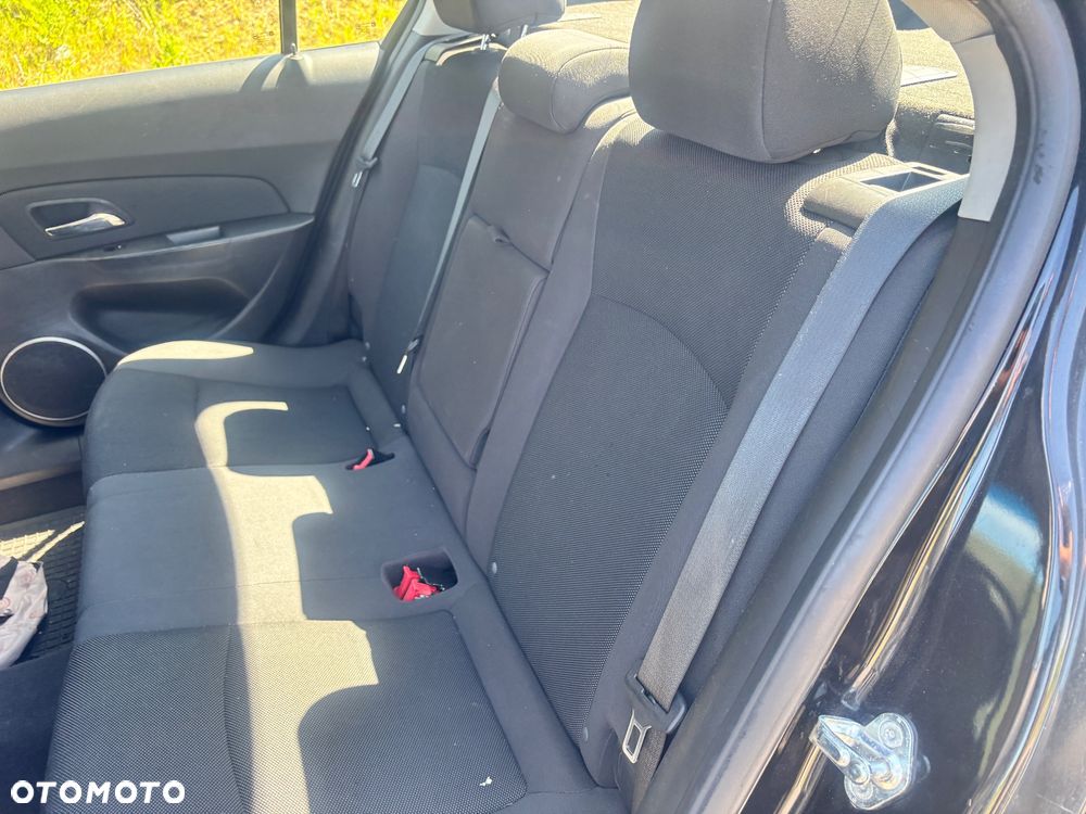 Chevrolet Cruze 1.6 LS - 9