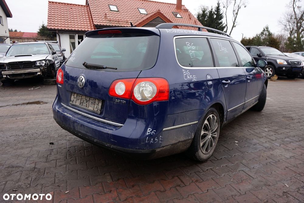 VOLKSWAGEN PASSAT B6 KOMBI 2006 LA5E 2.0 TDI BMP 140KM JLU GRANATOWY na części - 5
