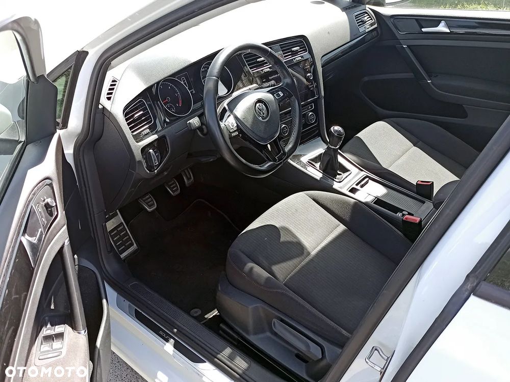 Volkswagen Golf - 5
