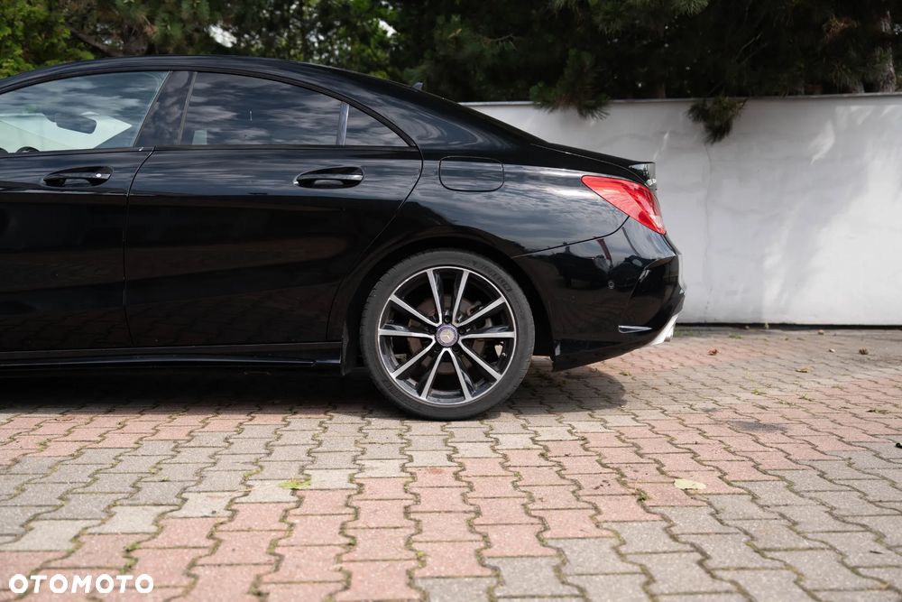 Mercedes-Benz CLA 180 7G-DCT - 11