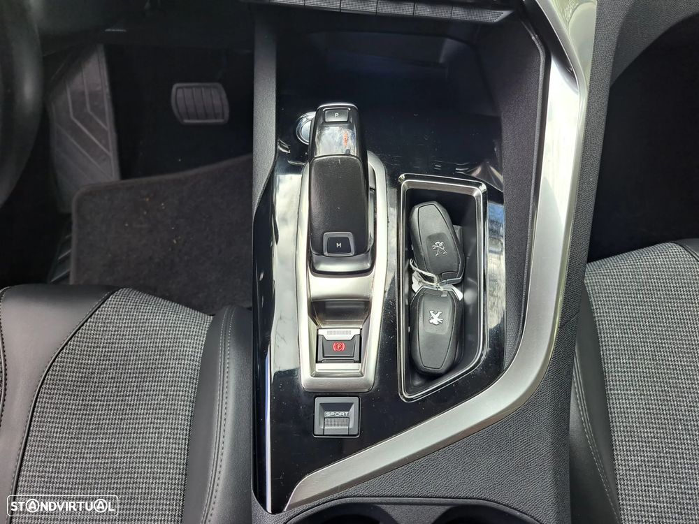 Peugeot 5008 BlueHDI 130 EAT8 Allure - 32