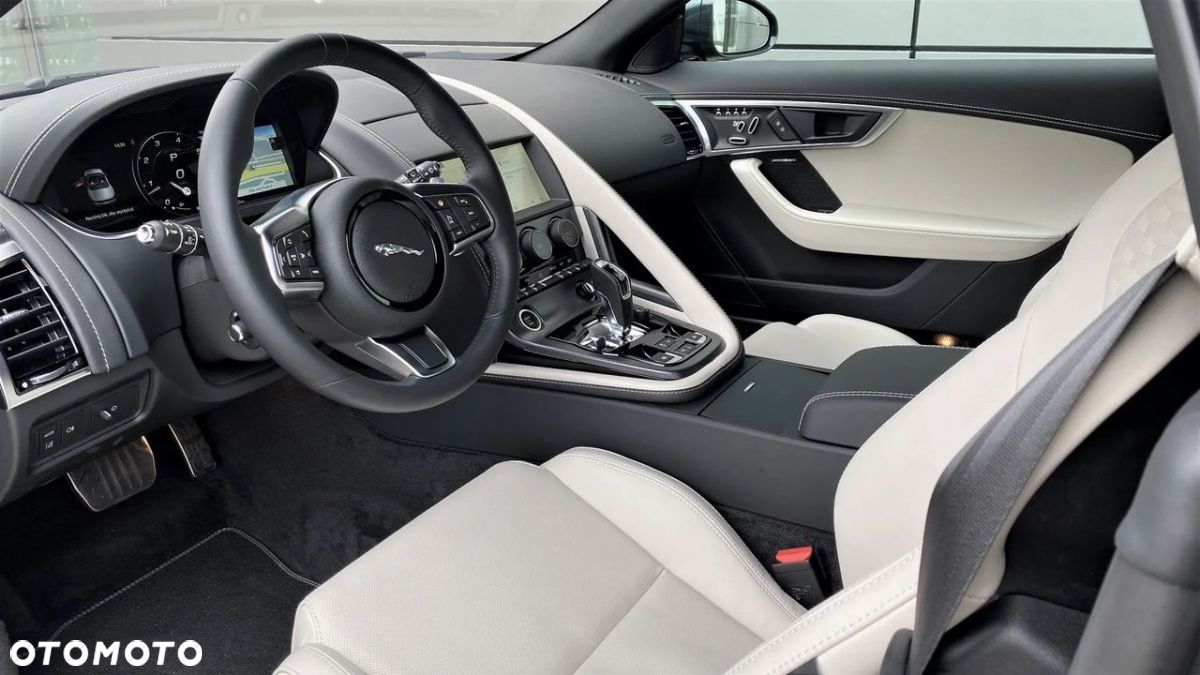 Jaguar F-Type - 17
