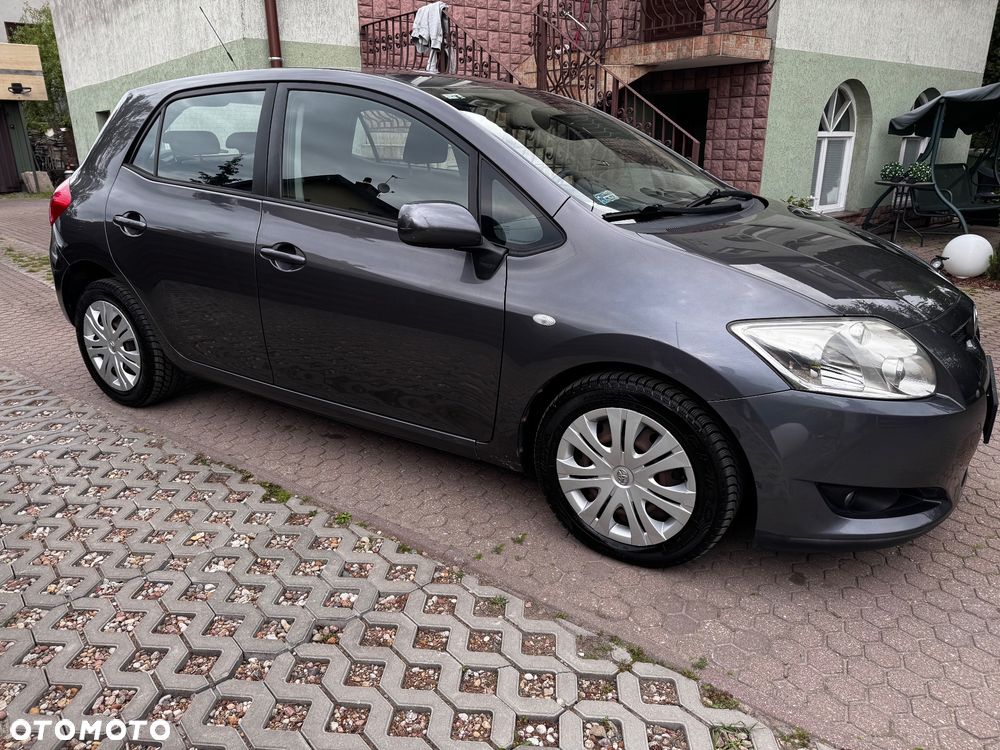 Toyota Auris 1.4 VVT-i Terra - 4