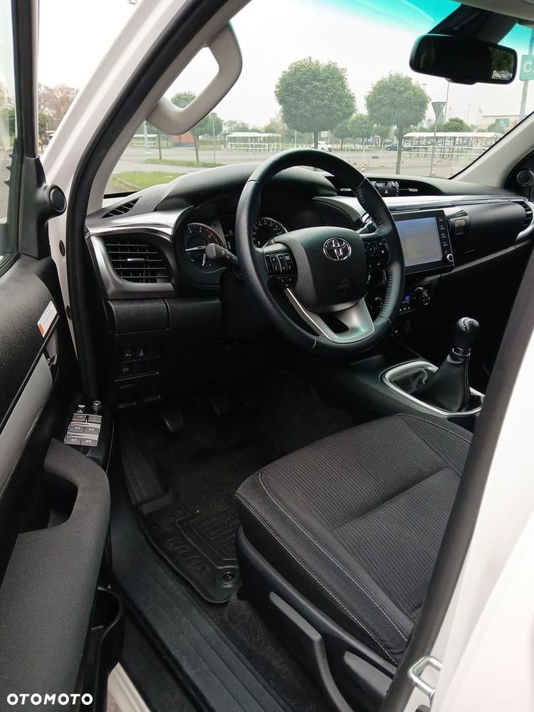 Toyota Hilux 2.8 D-4D Double Cab SR5 4x4 - 22