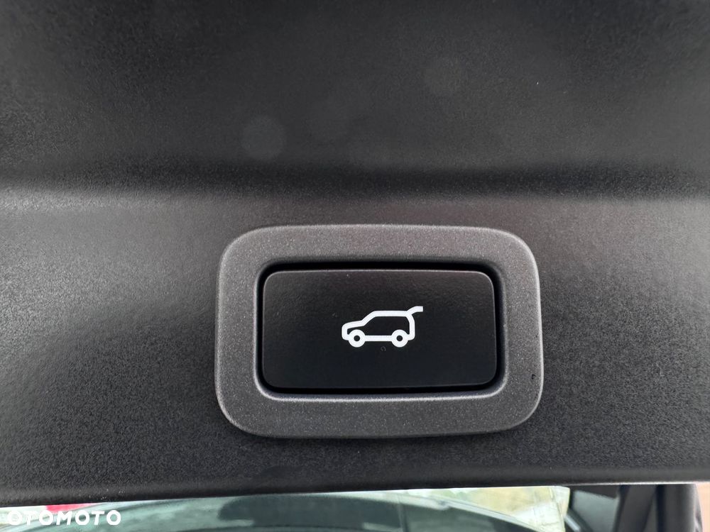 Jaguar F-Pace 25t AWD Prestige - 24