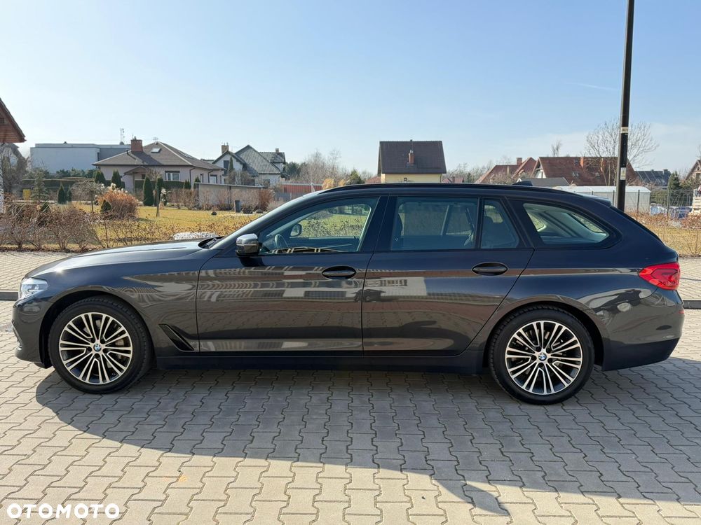 BMW Seria 5 530i Sport Line - 11