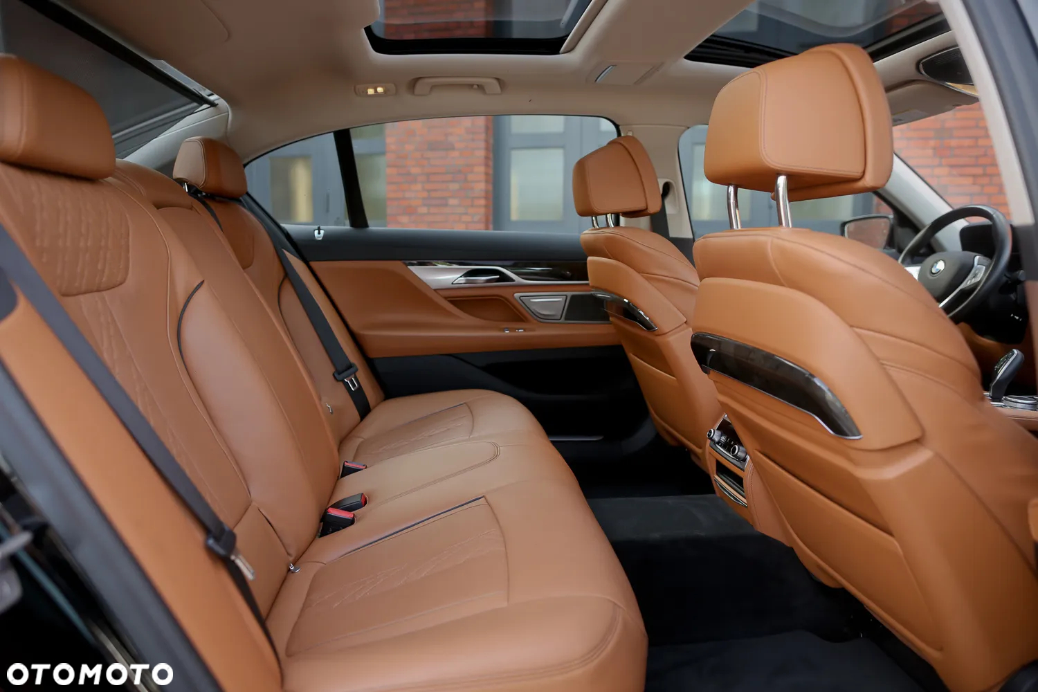 BMW Seria 7 750Li xDrive - 26