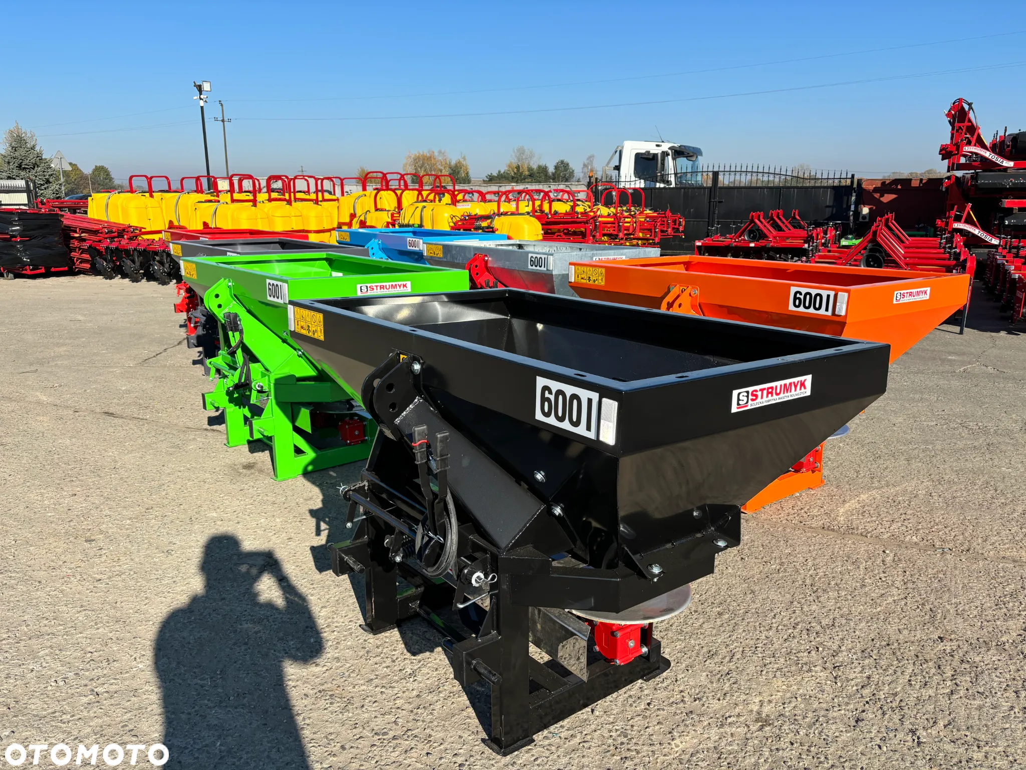 Rozsiewacz/siewka nawozu/ hydrauliczna/STRUMYK/ Darmowy transport/ DOSTĘPNE POJEMNOŚCI:600,800,1000,1200l - 9