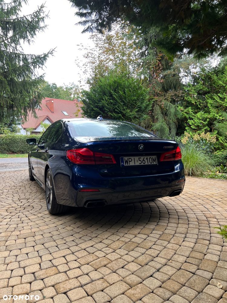 BMW Seria 5 M550i xDrive sport - 9