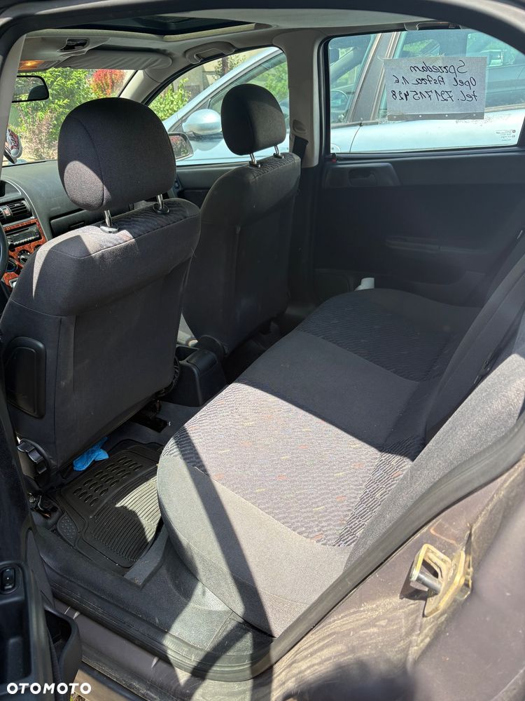 Opel Astra 1.6 - 18