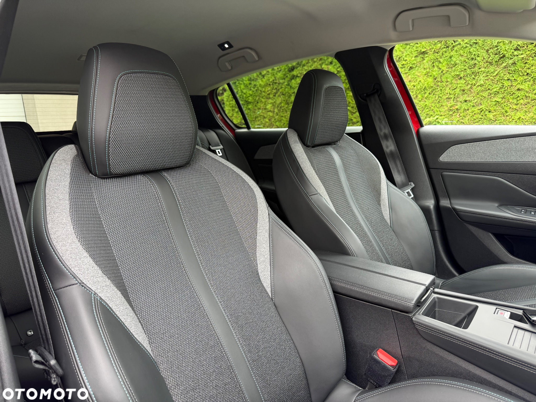 Peugeot 308 1.6 Hybrid PHEV GT Pack EAT8 - 13