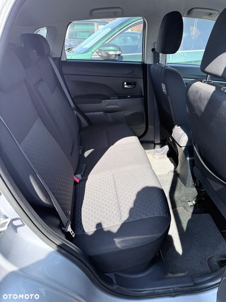 Mitsubishi ASX 1.6 Inform - 12