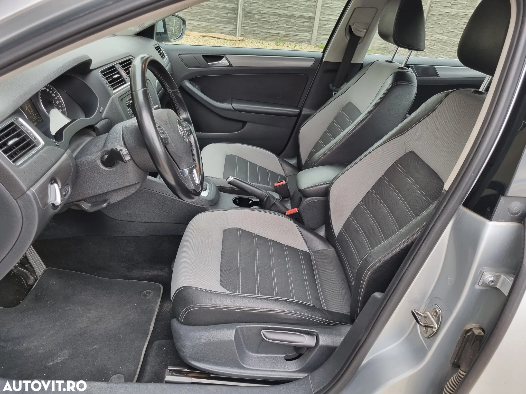 Volkswagen Jetta 2.0 TDI CR DPF DSG Highline - 12