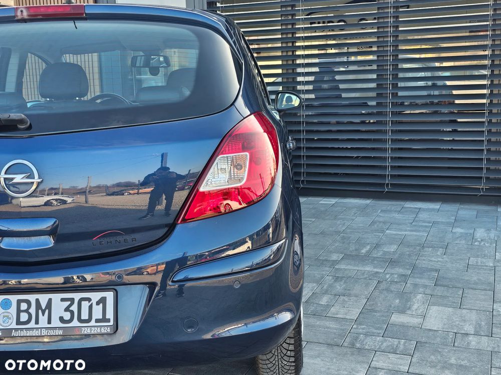 Opel Corsa 1.4 16V Cosmo - 38