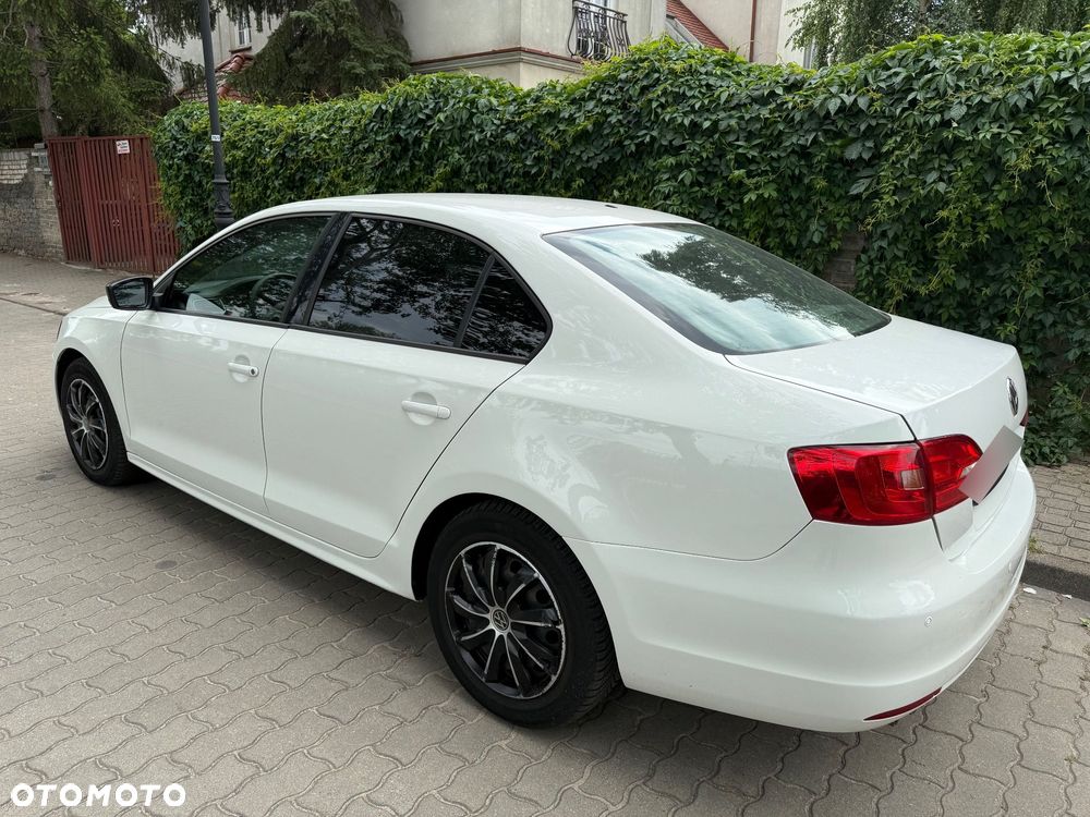 Volkswagen Jetta - 5