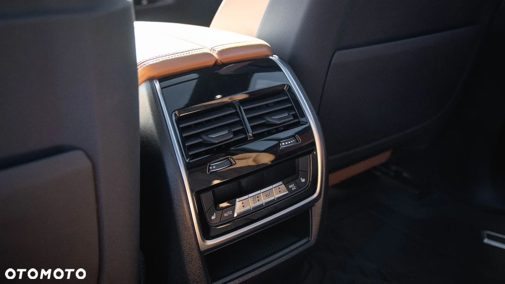 BMW X7 xDrive40i - 26