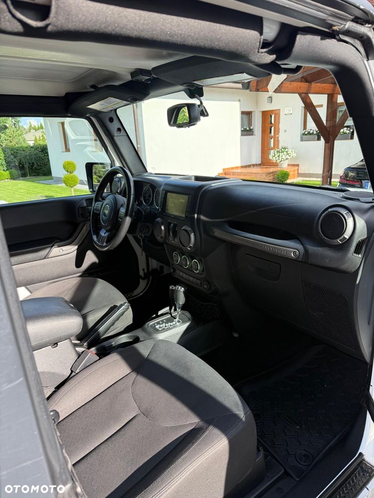 Jeep Wrangler - 11