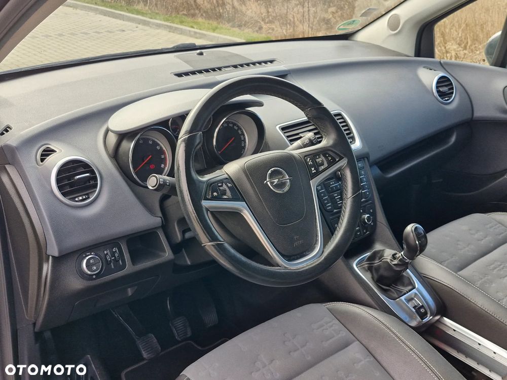 Opel Meriva 1.4 T Cosmo S&S - 19