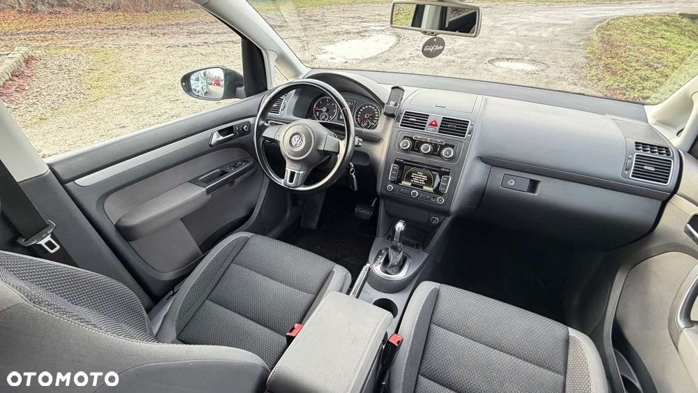 Volkswagen Touran - 24