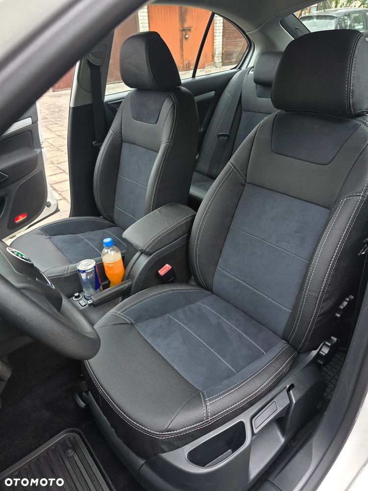 Skoda Octavia 1.6 Elegance - 33