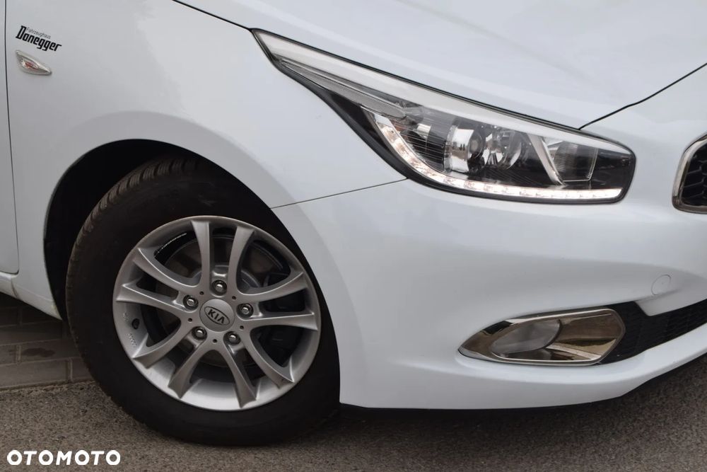 Kia Ceed 1.6 CRDi 128 Dream-Team Edition - 18
