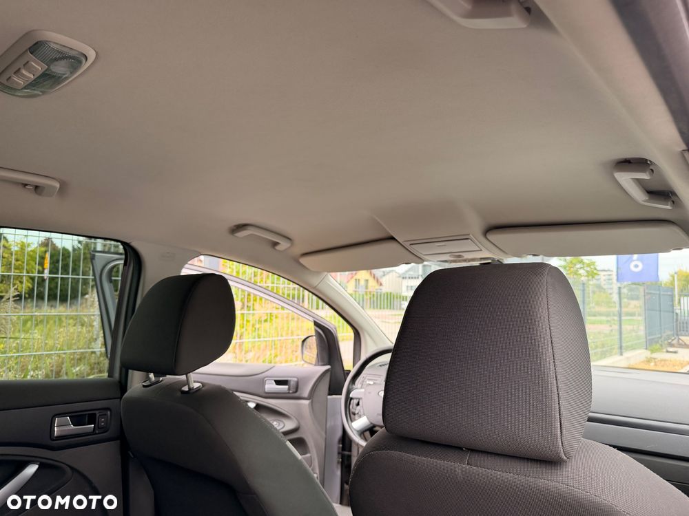 Ford Kuga 2.0 TDCi 4WD Trend - 37
