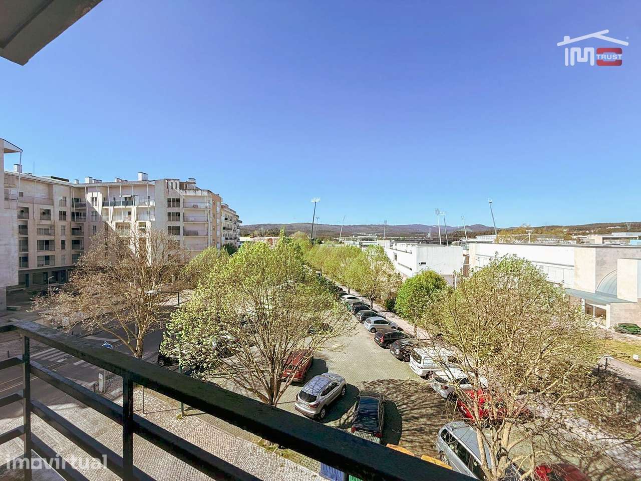 Apartamento T3 Rio Maior - Varanda, Elevador, 2 WCs - Grande imagem: 3/21