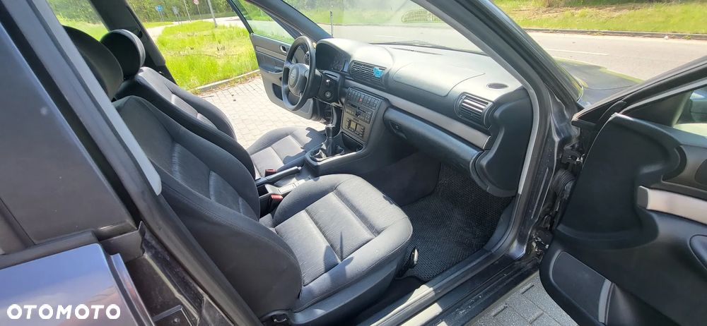Audi A4 Limousine 1.8 - 11