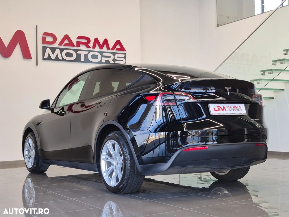 Tesla Model Y Long Range Dual Motor AWD - 6