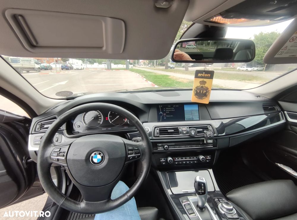 BMW Seria 5 525d xDrive - 2