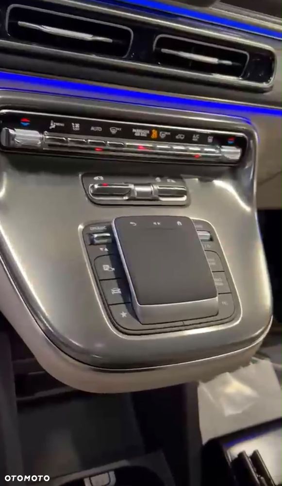 Mercedes-Benz Klasa V 300 d 4-Matic Avantgarde 9G-Tronic - 23
