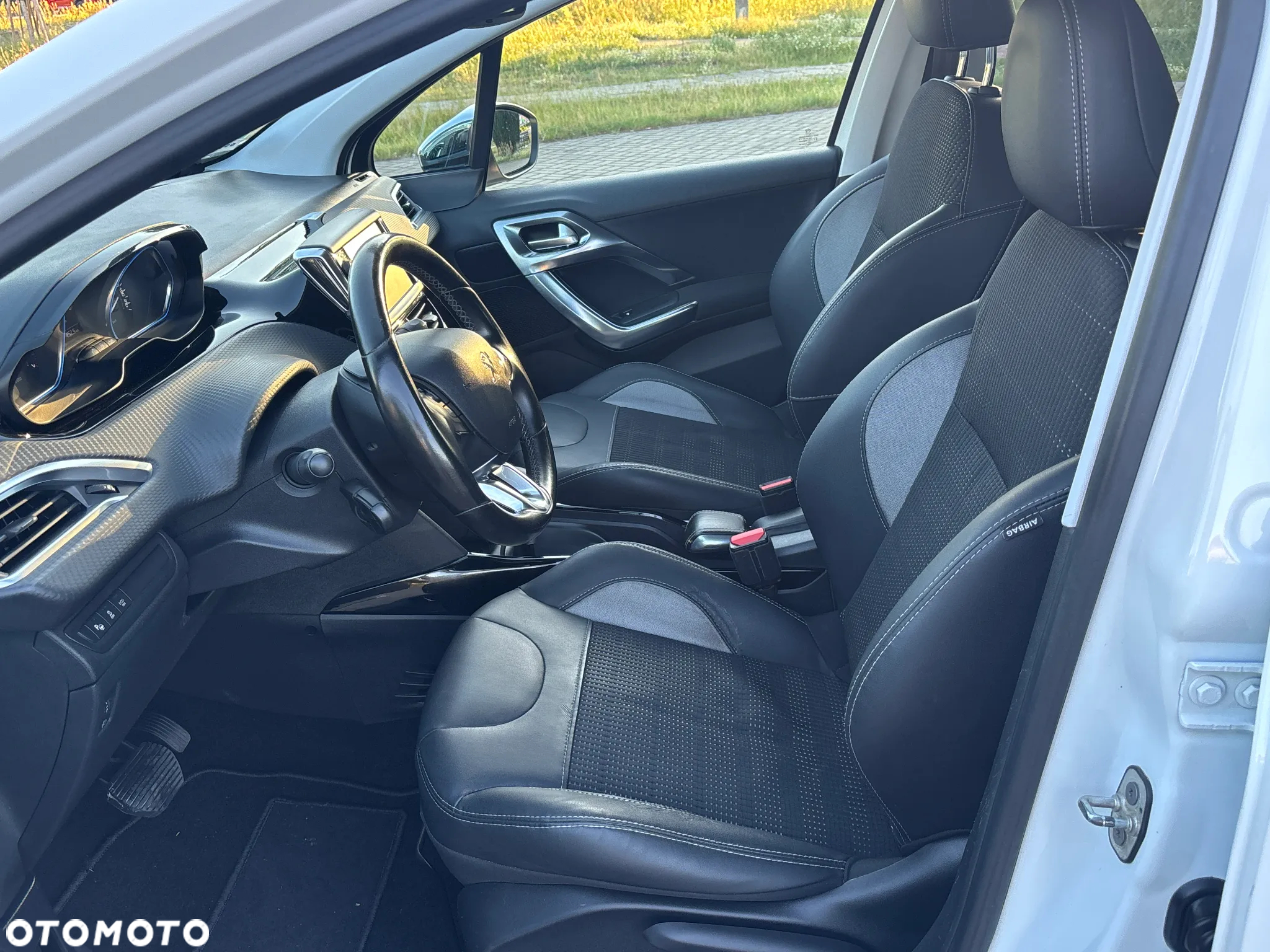 Peugeot 2008 1.2 Pure Tech Crossway S&S EAT6 - 20