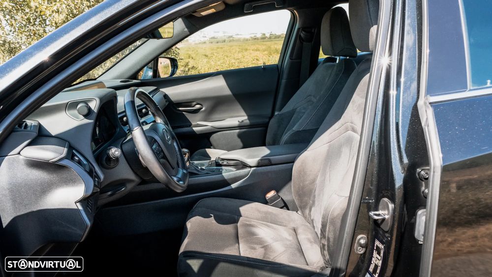 Lexus UX 250h Business - 6