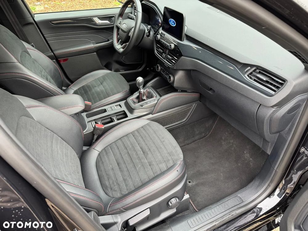 Ford Kuga 1.5 EcoBoost FWD ST-Line X - 14