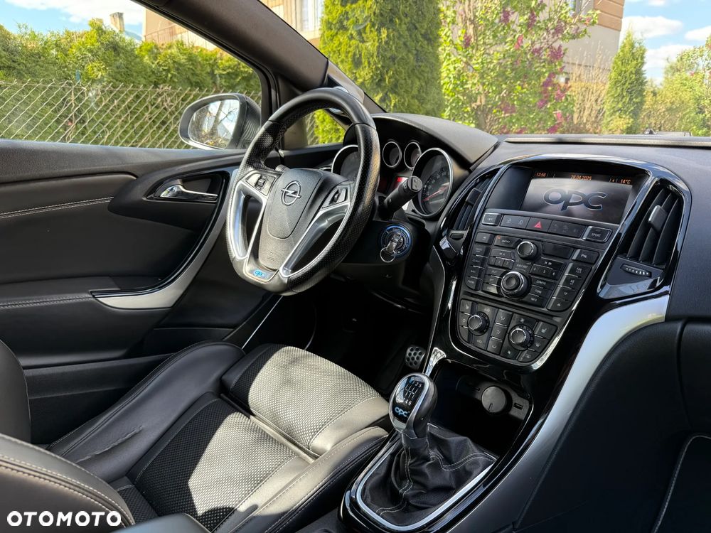 Opel Astra IV GTC OPC - 32