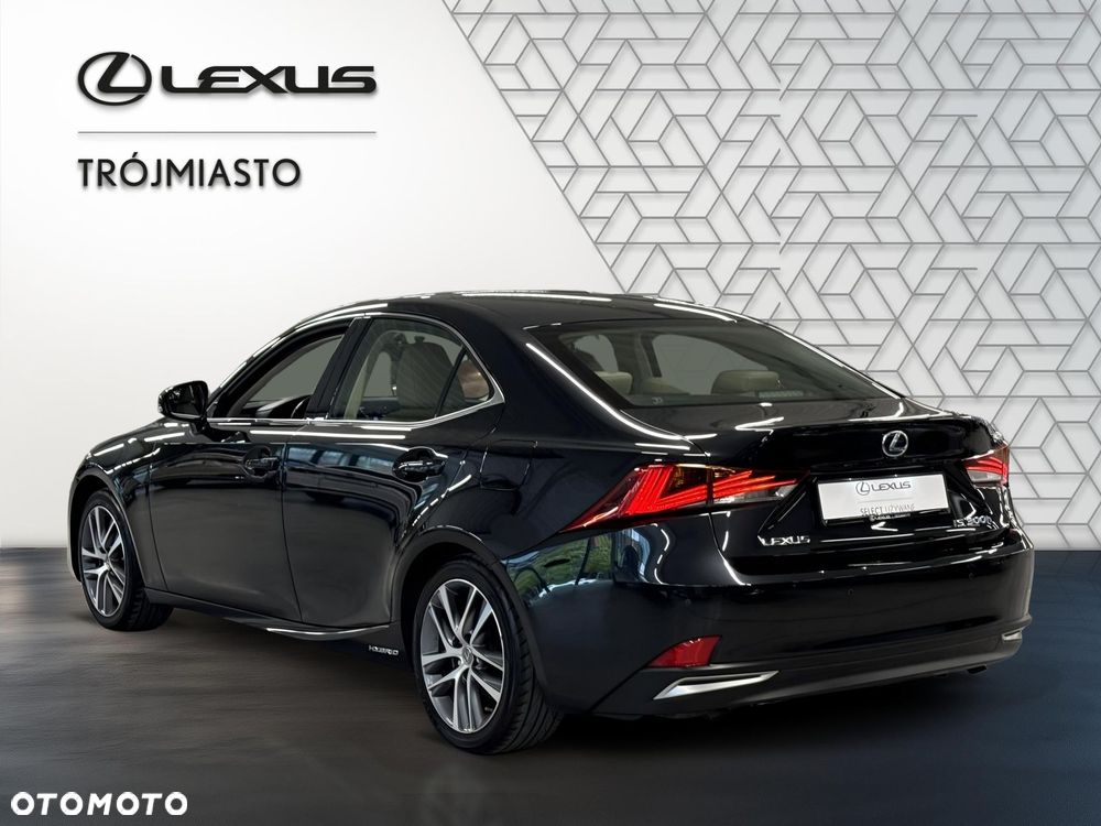 Lexus IS - 4