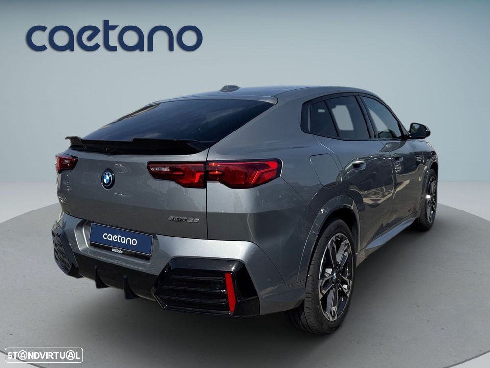BMW iX2 eDrive20 Pack Desportivo M Pro - 4