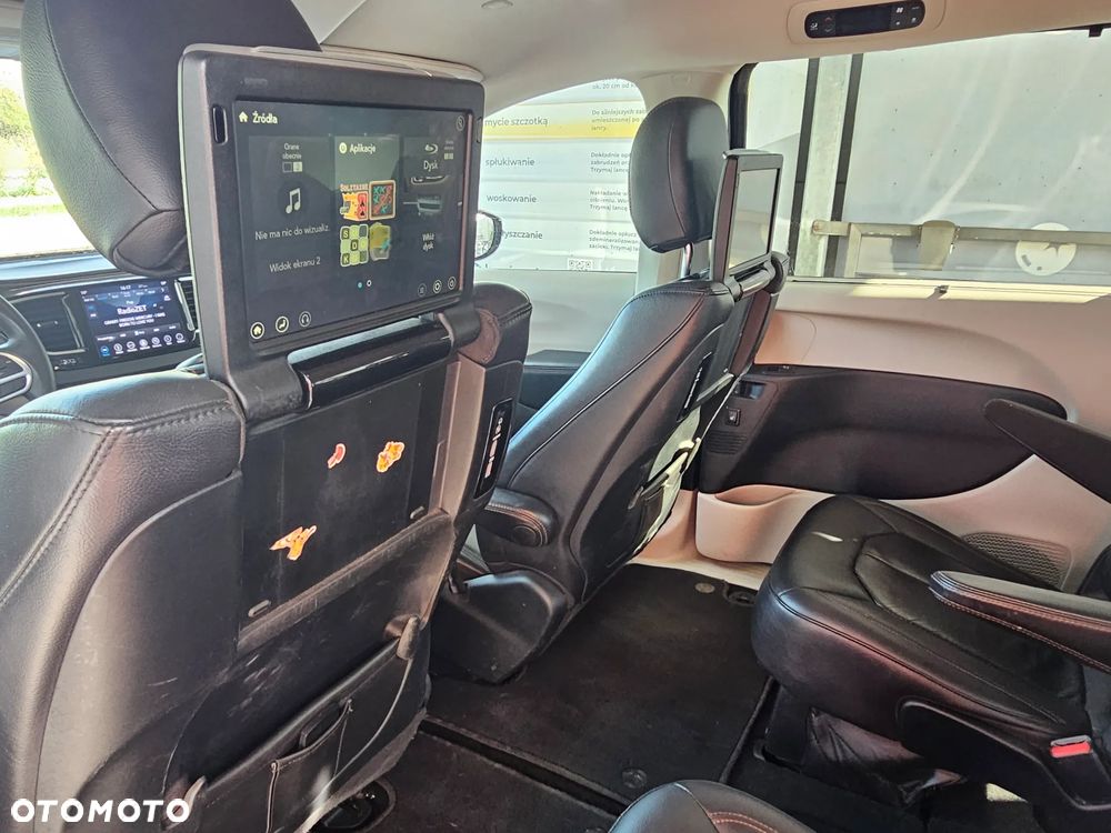 Chrysler Pacifica - 20