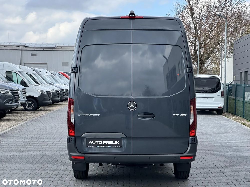 Mercedes-Benz Sprinter - 7