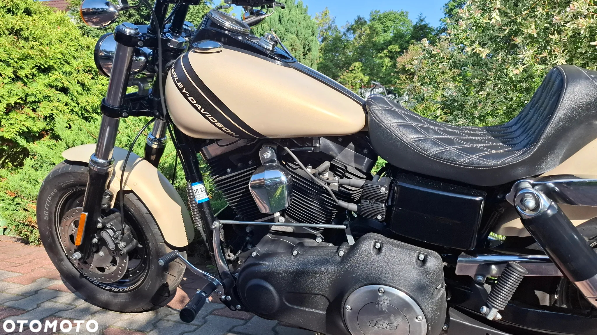 Harley-Davidson Dyna Fat Bob - 16