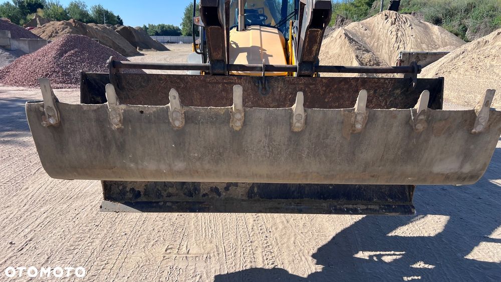 JCB 3CX - 8