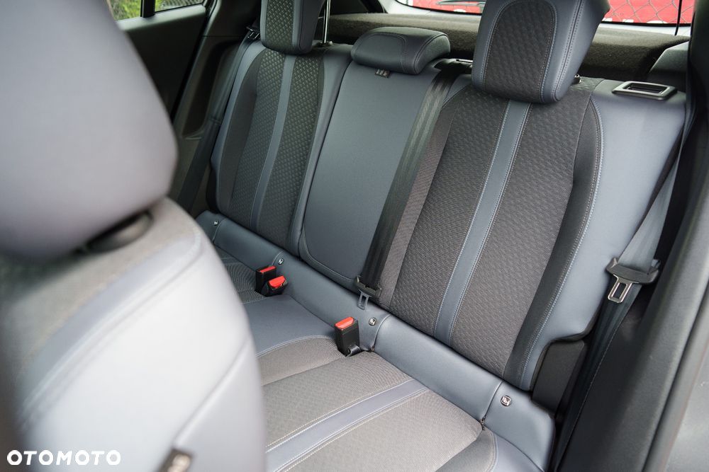 Peugeot 2008 PureTech 130 Allure - 13