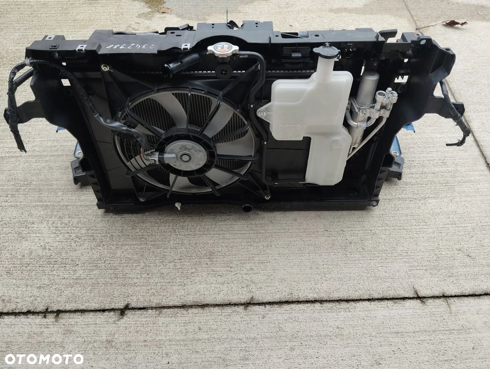 Grill Mazda CX3 Mazda 2 2015 - części - 28