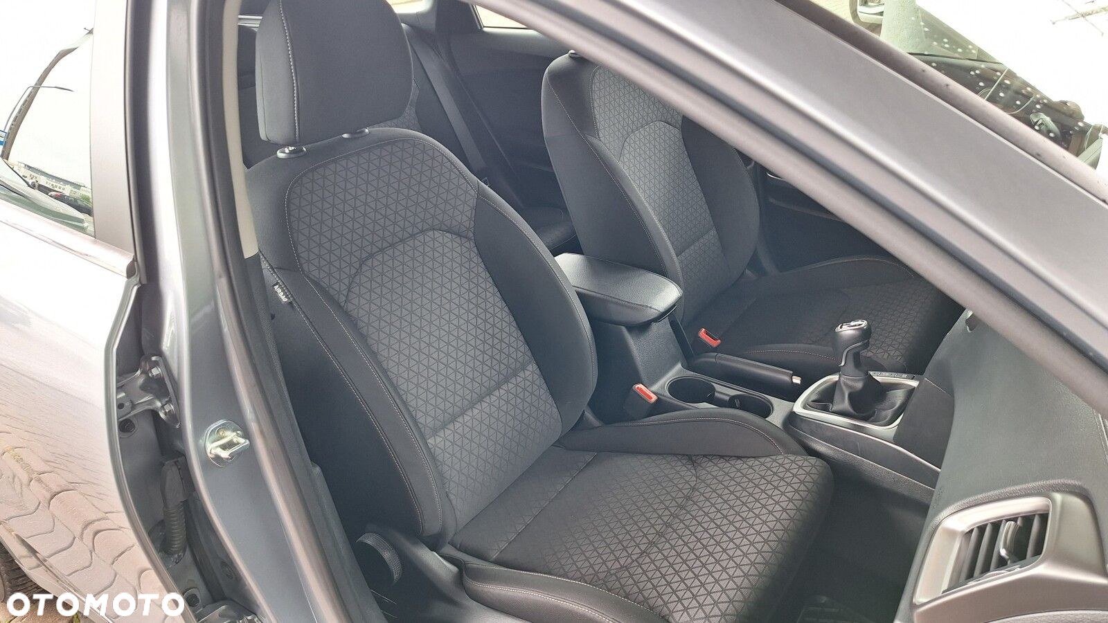 Kia Ceed - 16