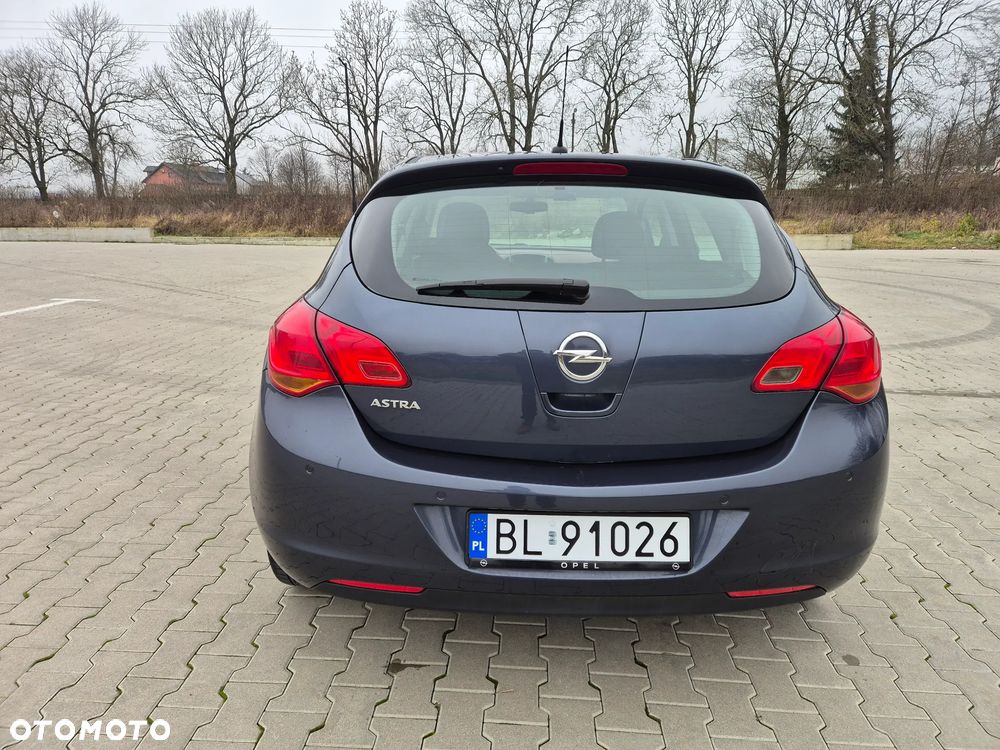 Opel Astra 1.6 Design Edition - 5