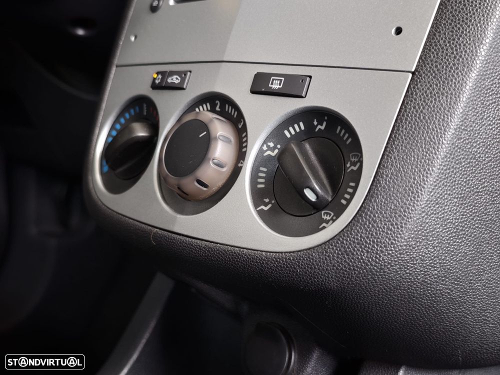 Opel Corsa 1.2 Cosmo - 32