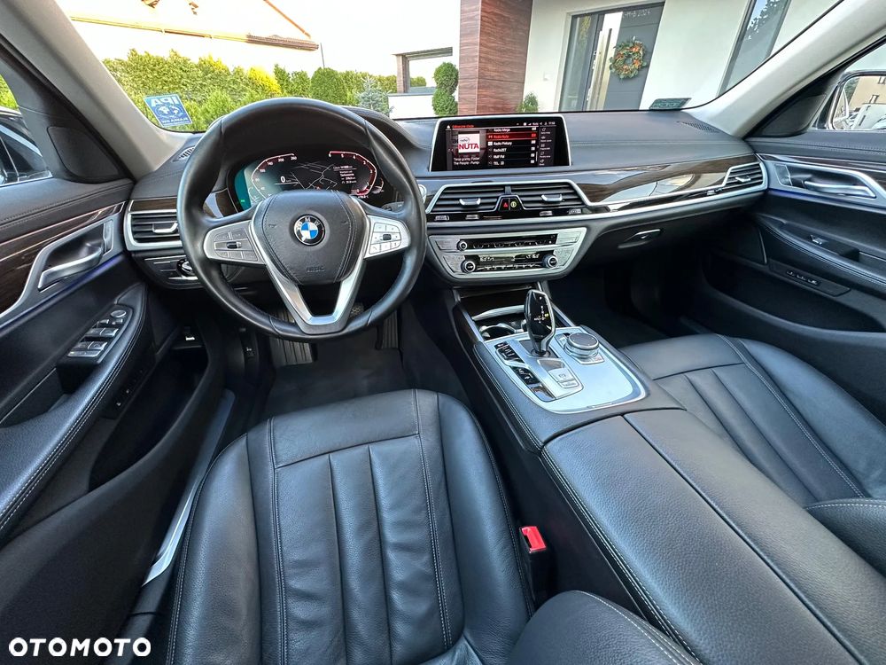 BMW Seria 7 730d xDrive - 31
