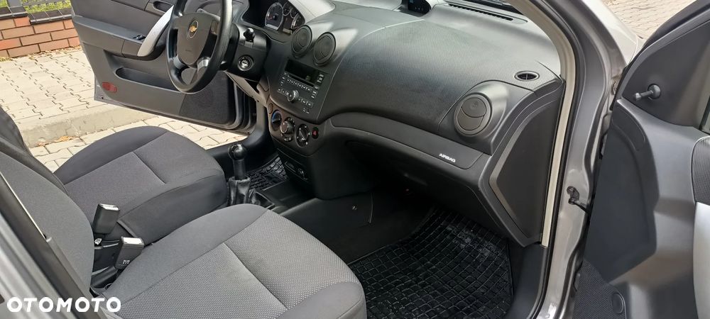 Chevrolet Aveo - 14