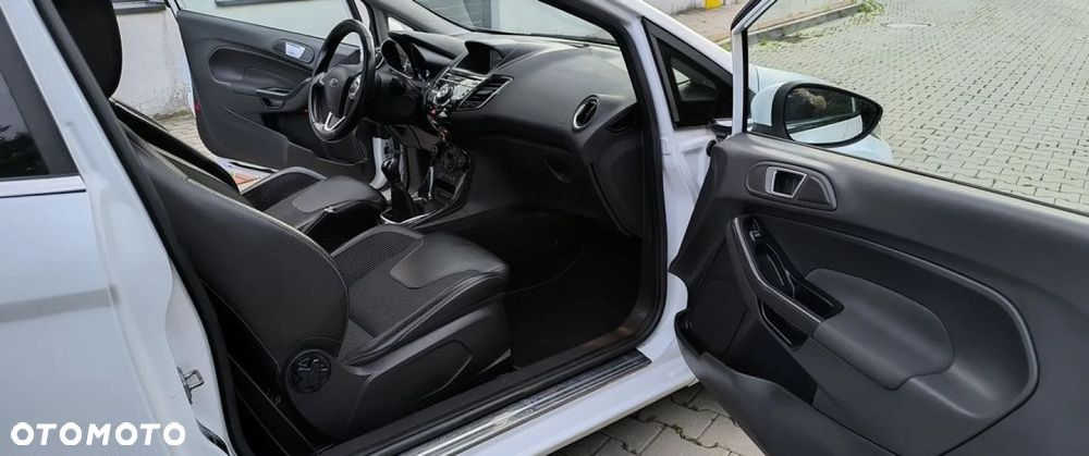 Ford Fiesta 1.6 TDCi DPF Platinium X - 29