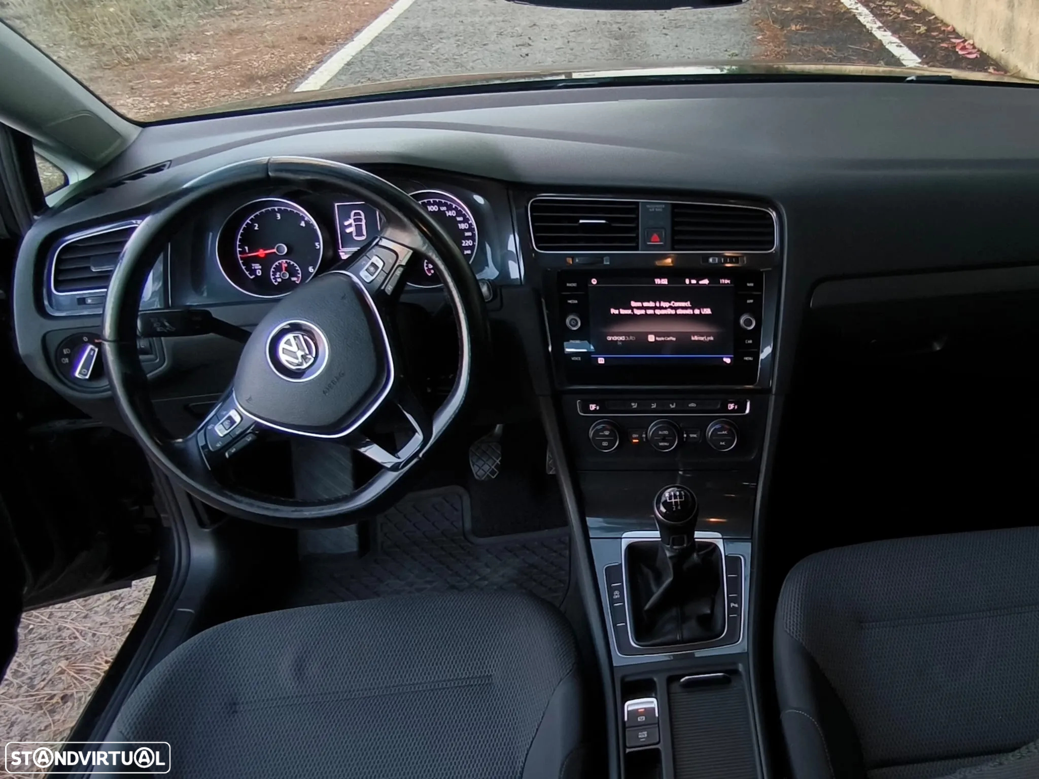 VW Golf 1.6 TDI Confortline - 5